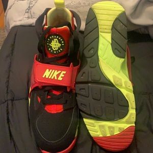 Size 12 air huarache men shoes by Nike